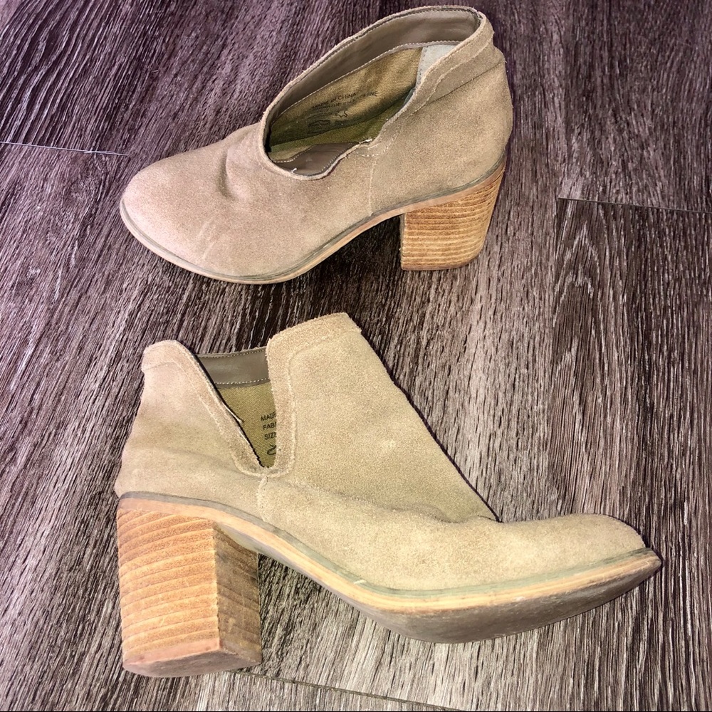 Urban Outfitters Suede Ankle Booties - Picture 2 of 8